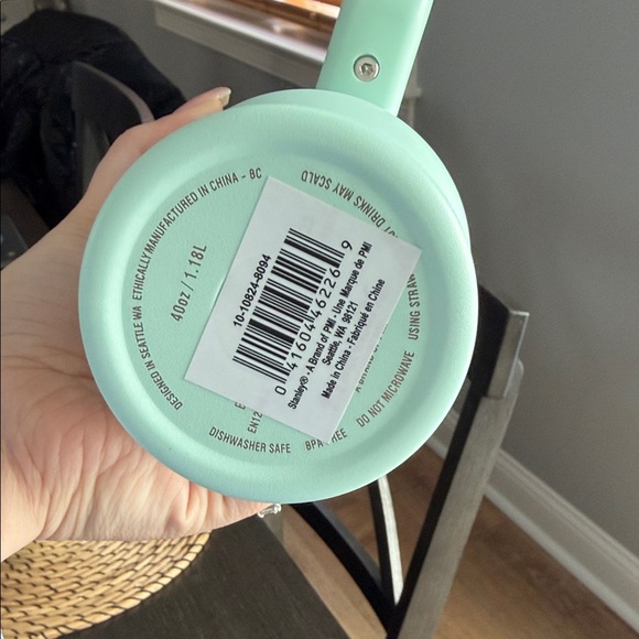 Stanley Pastel Green Quencher H2.0 40oz. Tumbler - Picture 5 of 6